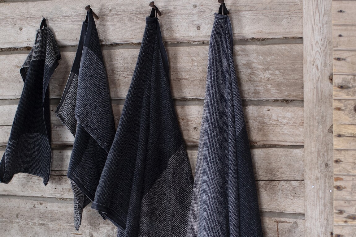 Lapuan Kankurit TERVA towel black-multi-grey